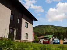 Apartmány U Lanovky - opravdu přímo u lanovky ! - Harrachov