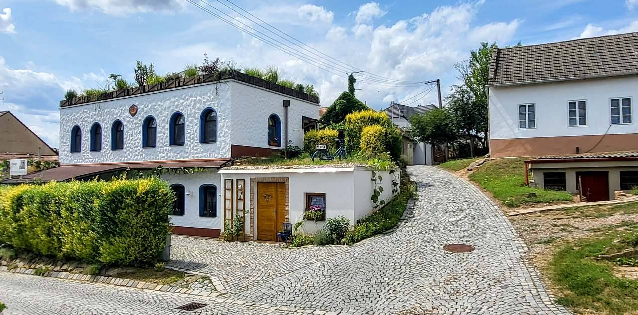 VinAp - ubytování s vinným sklípkem - Čejkovice