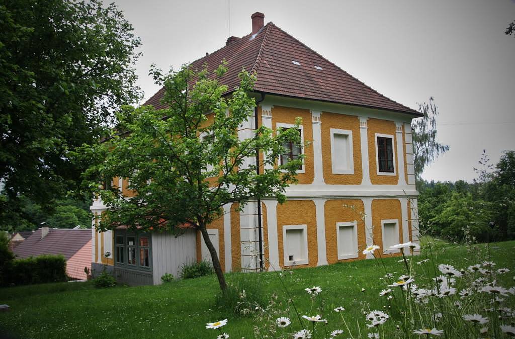 Fara - Lutová