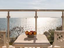 ALEX BEACH - 