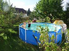 Chalupa u vlkovských pískoven s dvorem, zahradou a bazénem - Vlkov nad Lužnicí