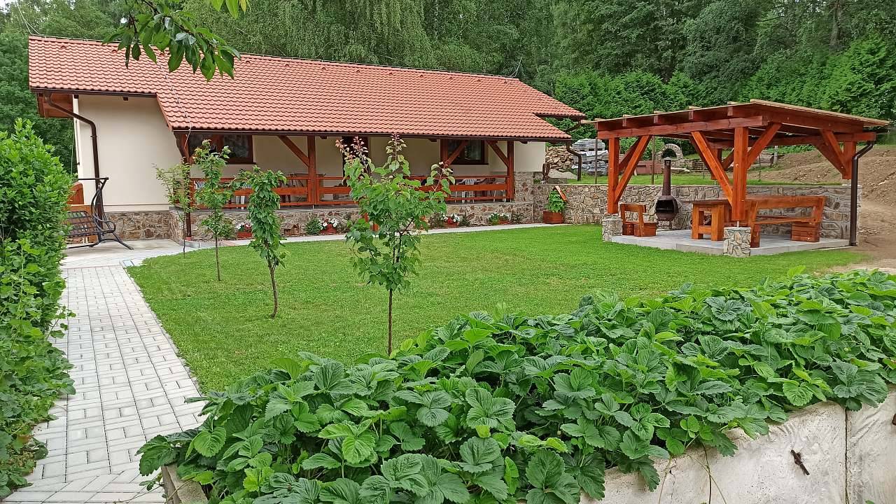 Apartmány U Kamene*** - Nová Pec