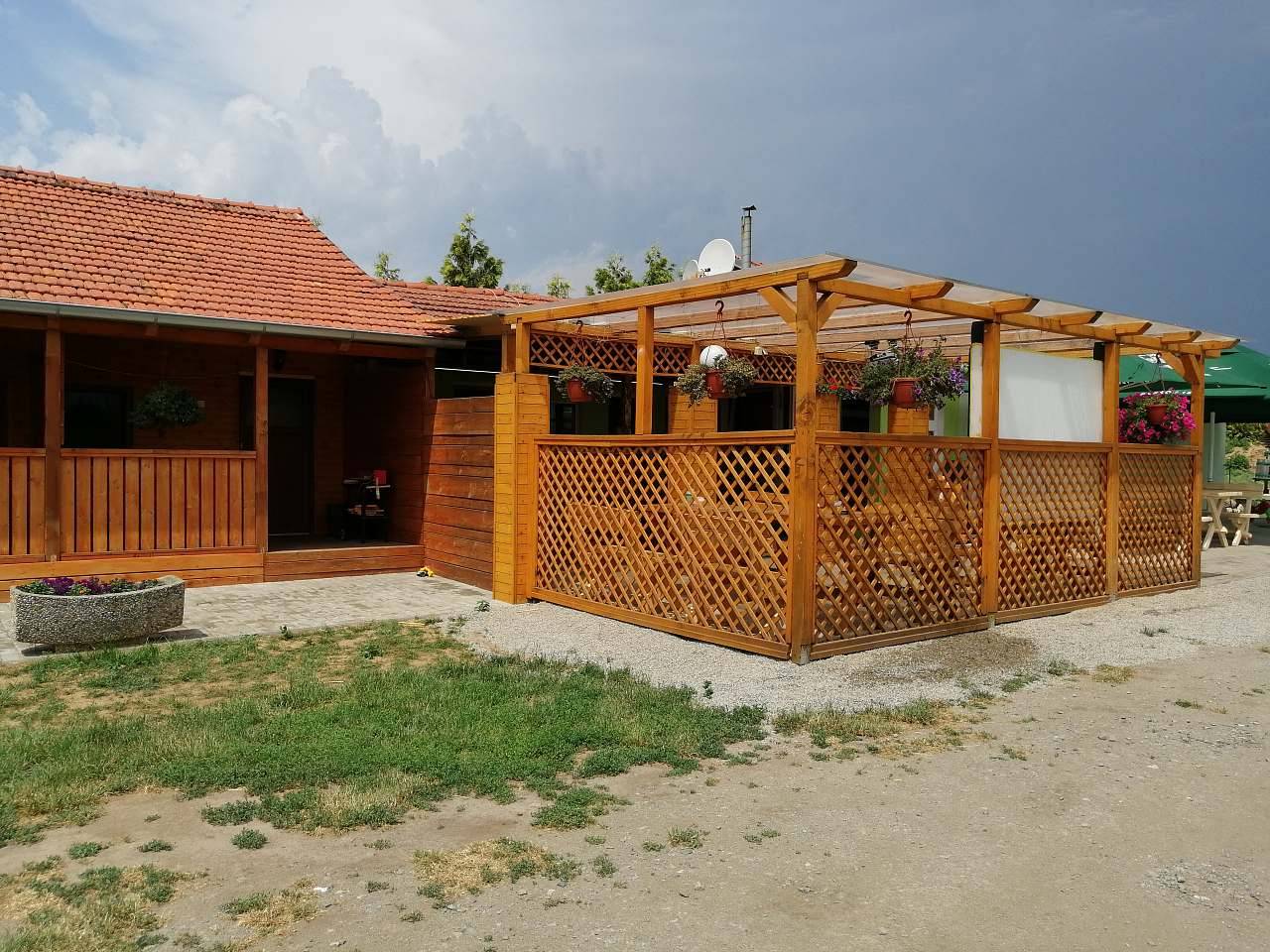 Kemp Strachotín - Ubytování v mobilních domech - Strachotín