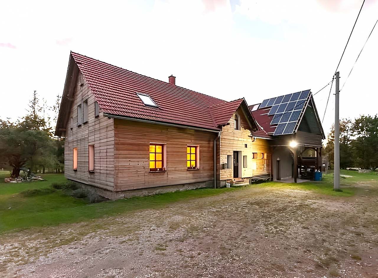 Svobodům - Jindřichovice pod Smrkem
