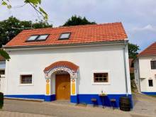 Pod vinohradem - vinné sklepy & apartm - Mutěnice