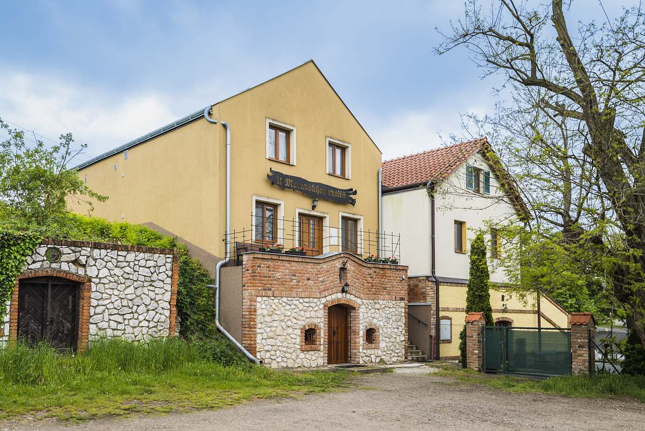 Vinný sklep U Moravských rytířů - Hlohovec