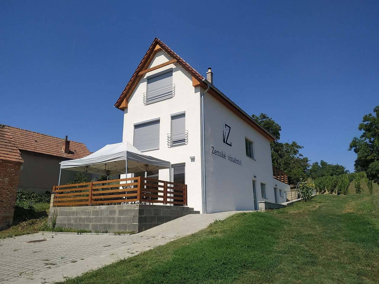 Zemské vinařství a penzion Pod Dubňanskou horou - Mutěnice