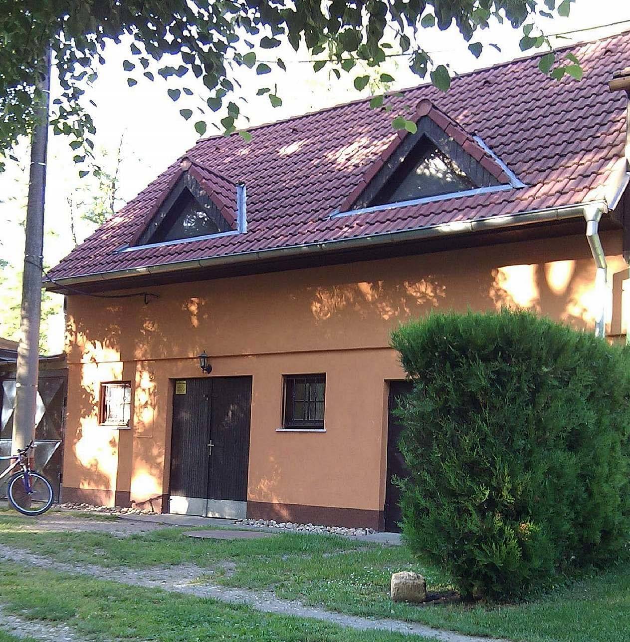 Ubytování nad sklípkem - Březí