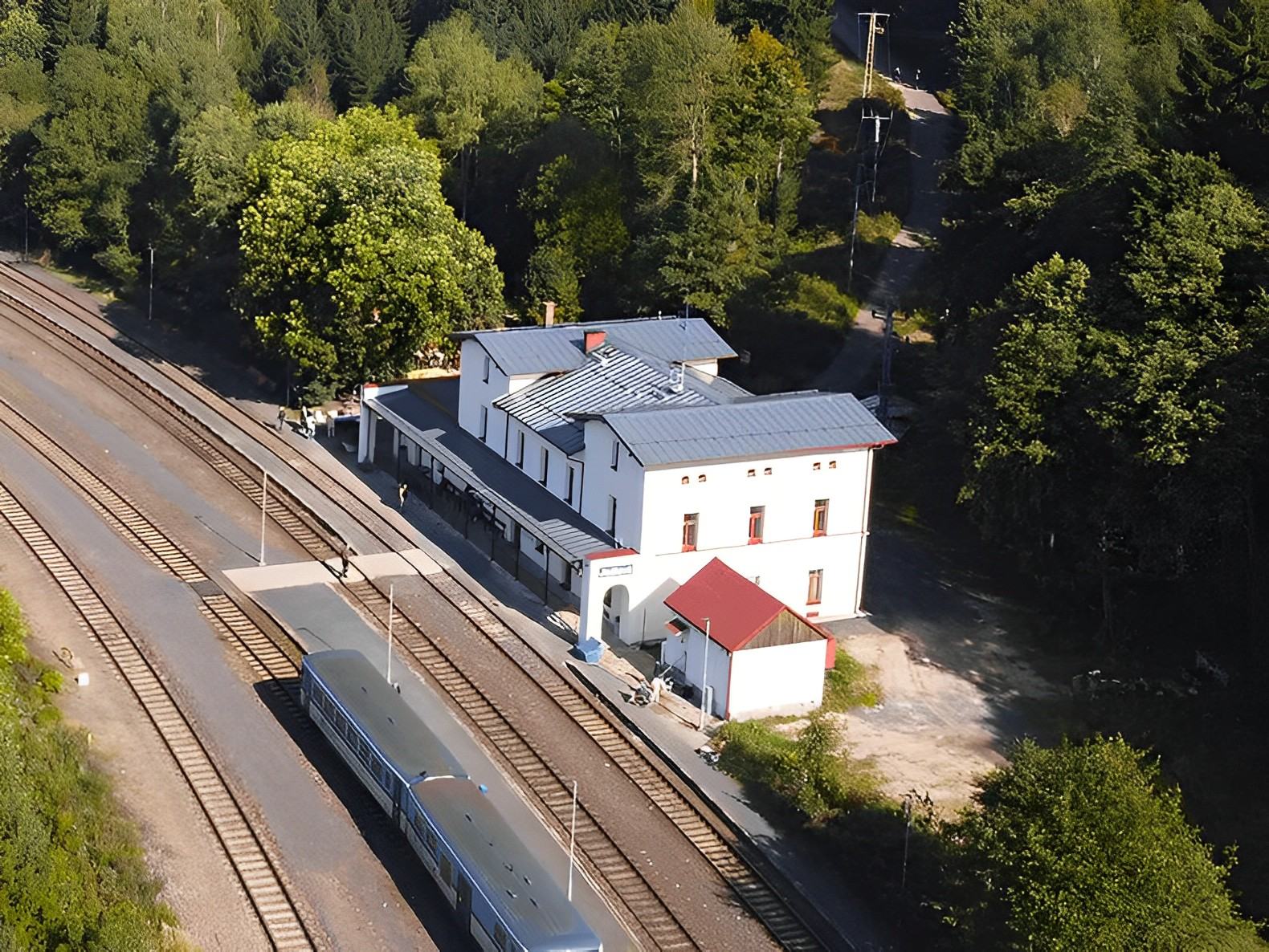 Nádraží Jedlová - apartmány - Jedlová