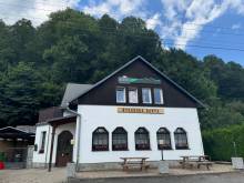 Penzion a rybářská bašta U Jesetera - Adolfovice