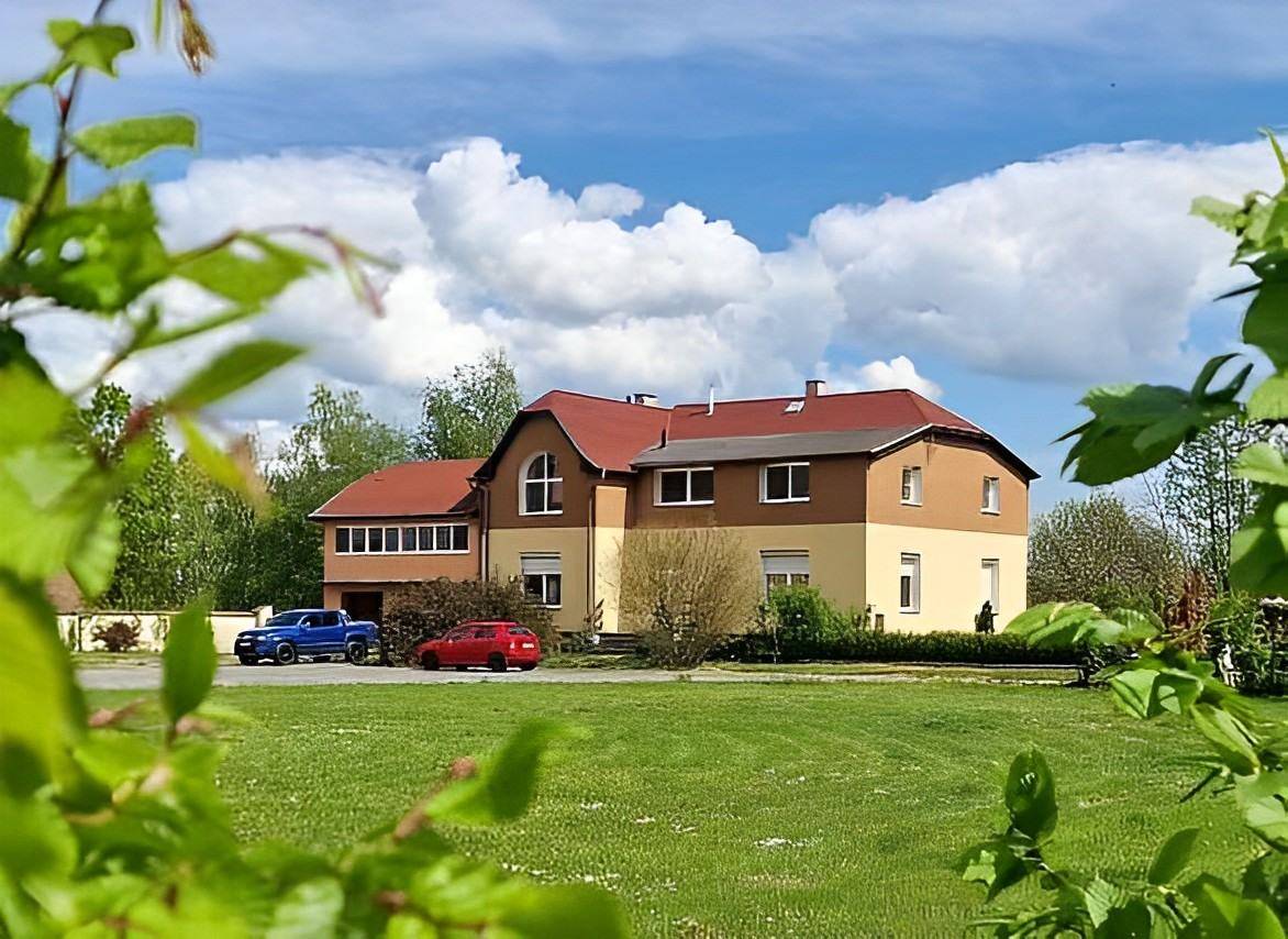 Centrum Červeněves - Červeněves
