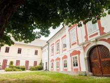 Zámecký penzion HolidayPark Mlázovy - Mlázovy