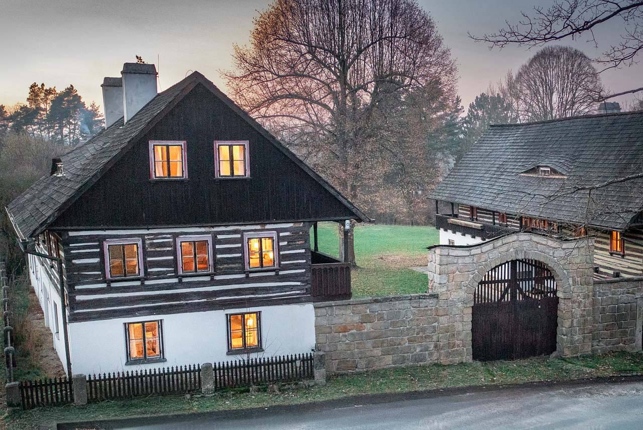 Máchovy roubenky - Staré Splavy