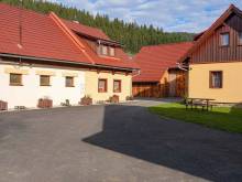 Dvůr U kříža - Velké Karlovice